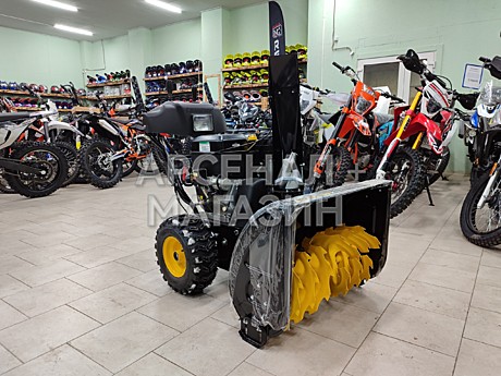 Снегоуборщик CHAMPION ST1170BS (13,5 л.с.,шир. 70 см.,выс.54.5,скор 6п./2н.,эл. ст.,фара,121 кг.)