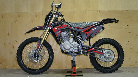 Мотоцикл BSE Z3 2.0 (21/18, 21 л/с) RED BLACK